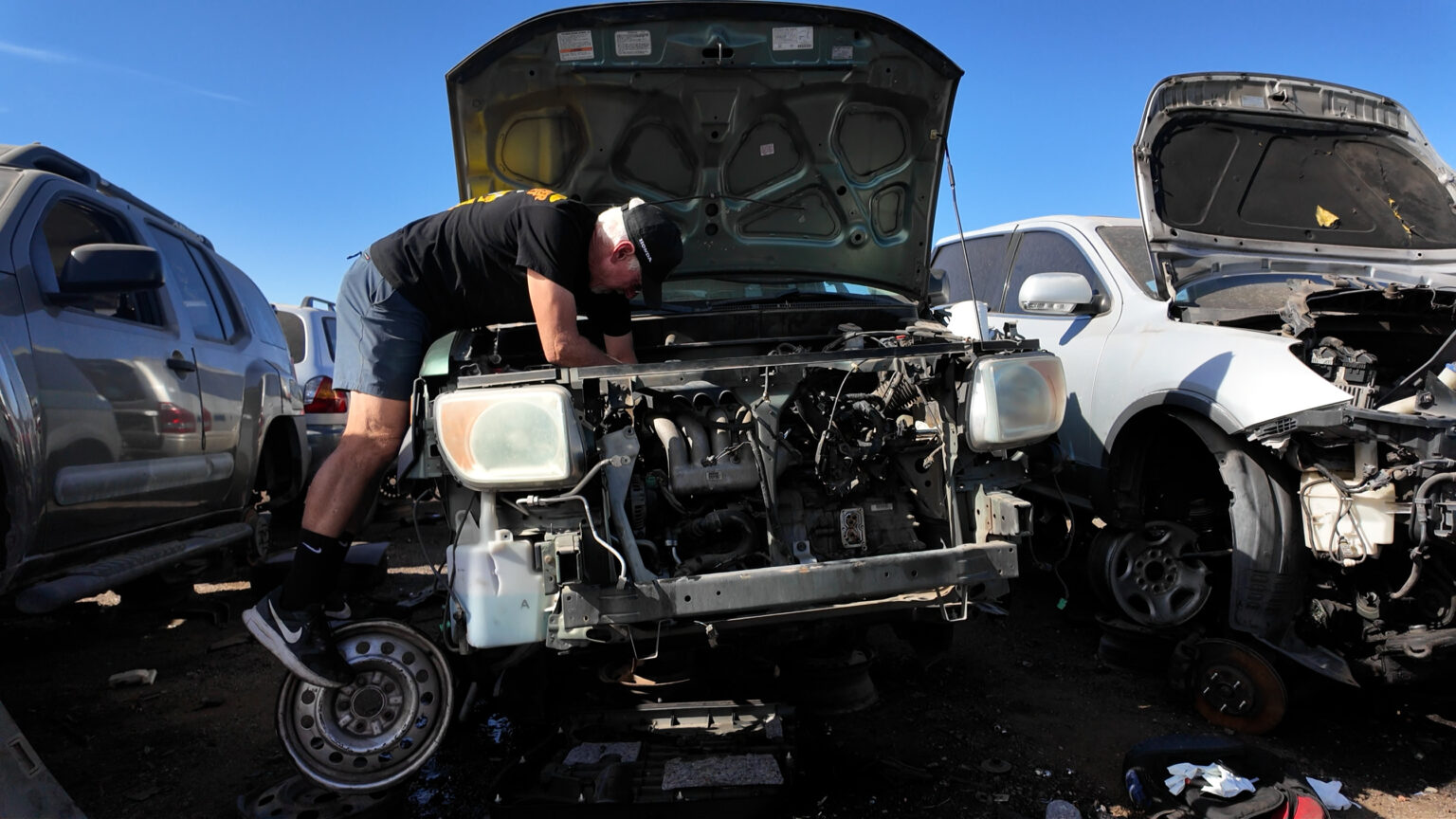 Runner Scrap VTEC Academy | Budget K Swap Harness Salvage Yard Run