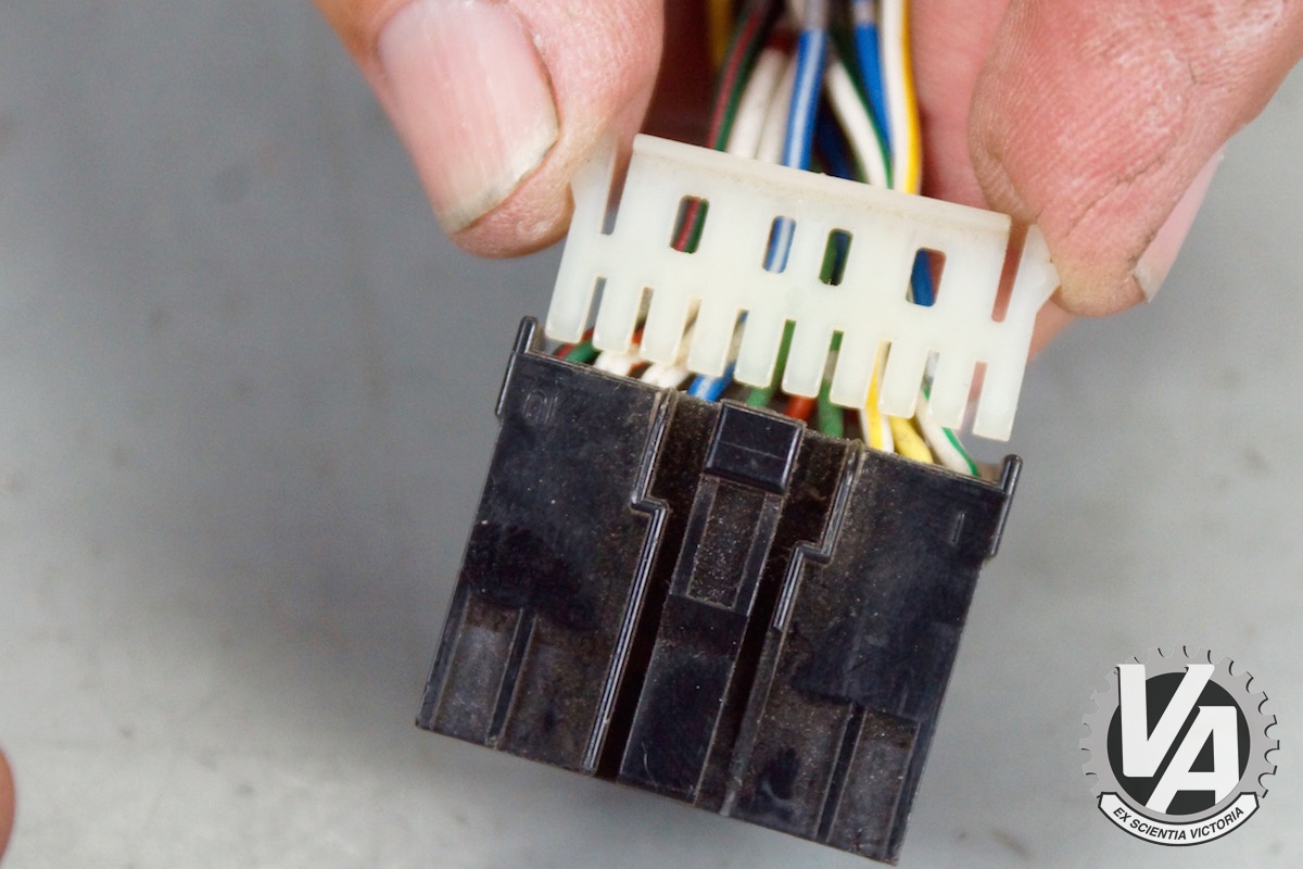 Zoom in ecu-pin-removal-guide-0008.jpg