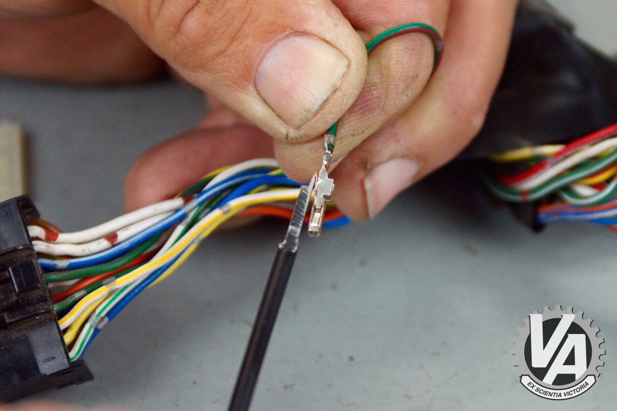 Zoom in ecu-pin-removal-guide-0010.jpg