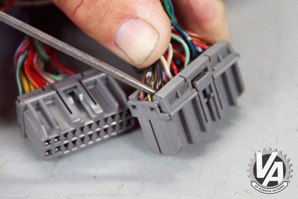 Zoom in ecu-pin-removal-guide-0013.jpg
