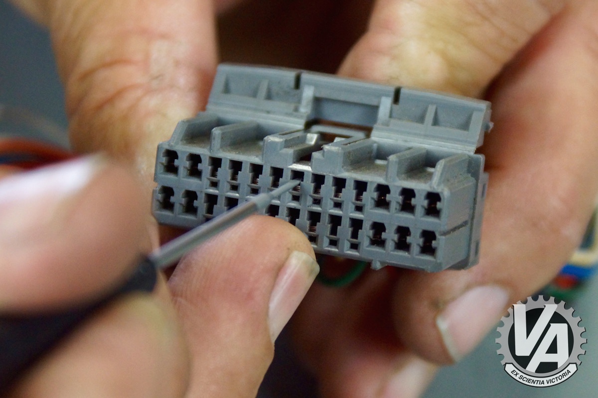 Zoom in ecu-pin-removal-guide-0015.jpg