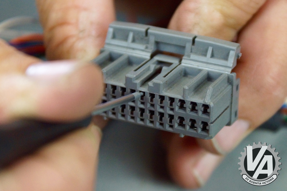 Zoom in ecu-pin-removal-guide-0016.jpg
