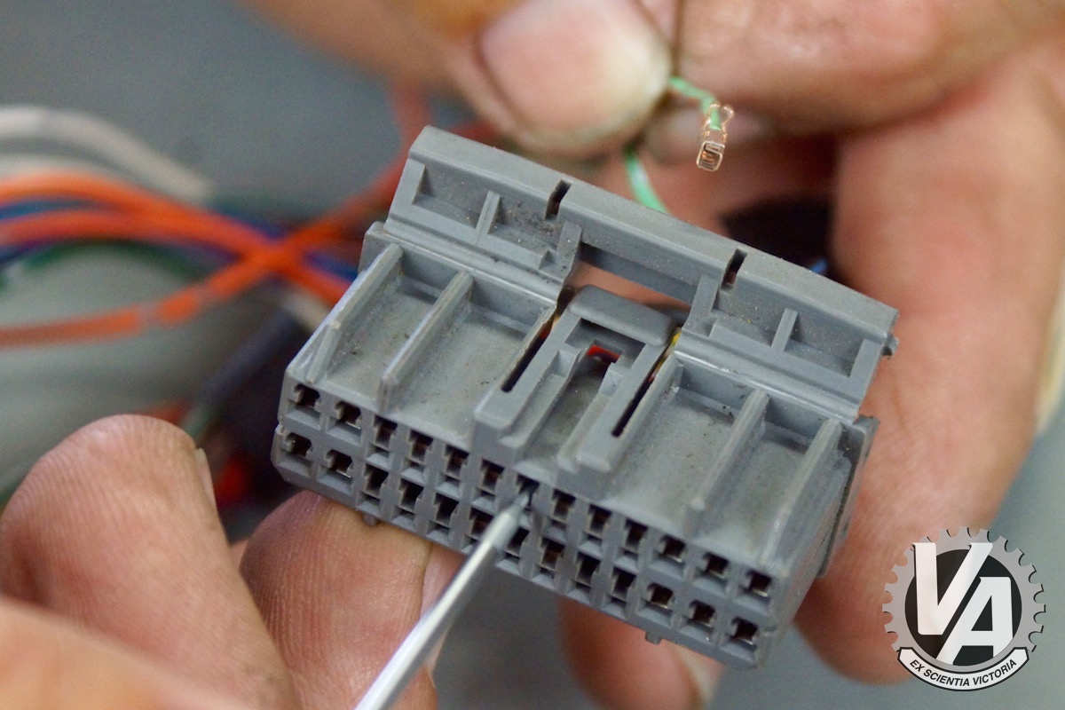 Zoom in ecu-pin-removal-guide-0017.jpg