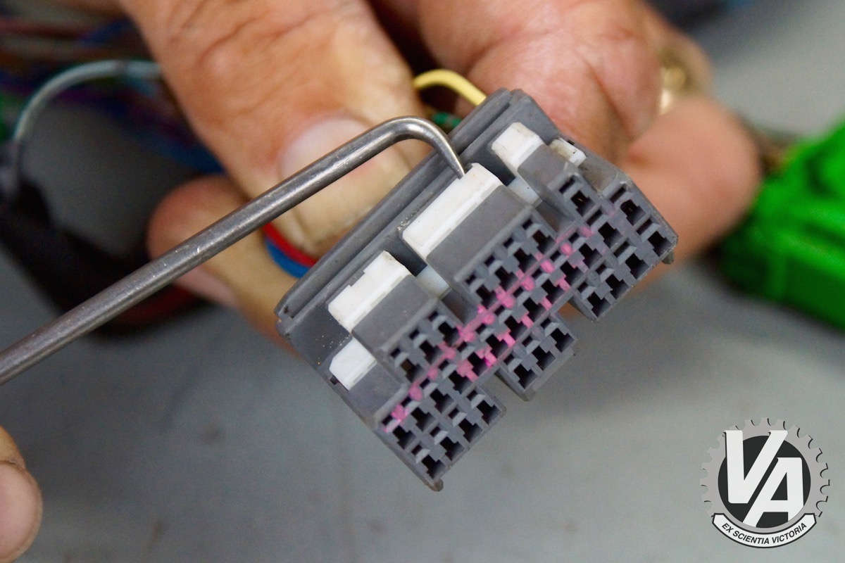 Zoom in ecu-pin-removal-guide-0018.jpg