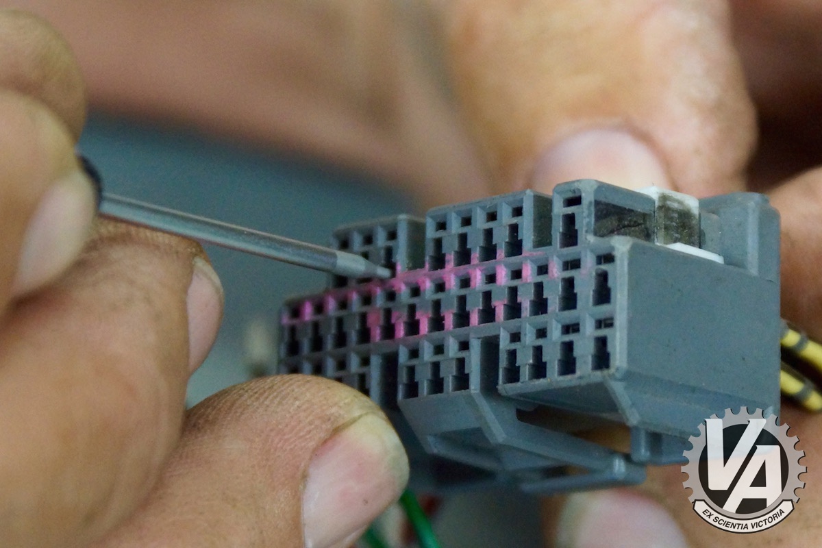 Zoom in ecu-pin-removal-guide-0019.jpg