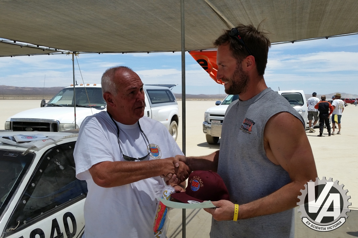 Zoom in 200-Club-shake.jpg